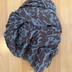 GAP Animal Print Lightweight Scarf / Wrap with Fringed Hem