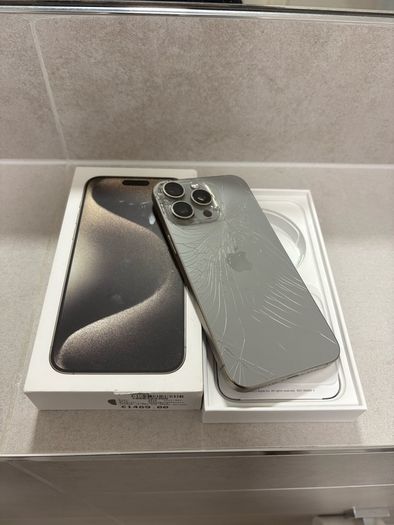 iphone 15 pro max 256 back glass Brocken
