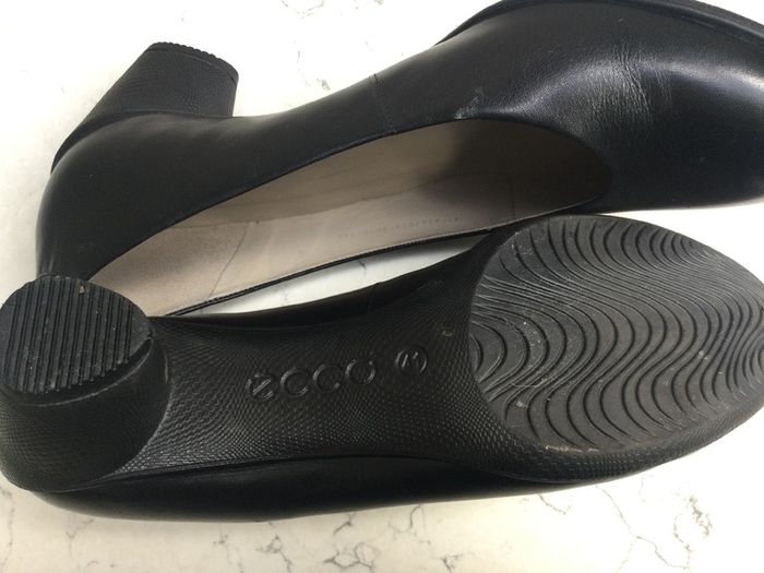 Ecco Black Court Shoes Size 41