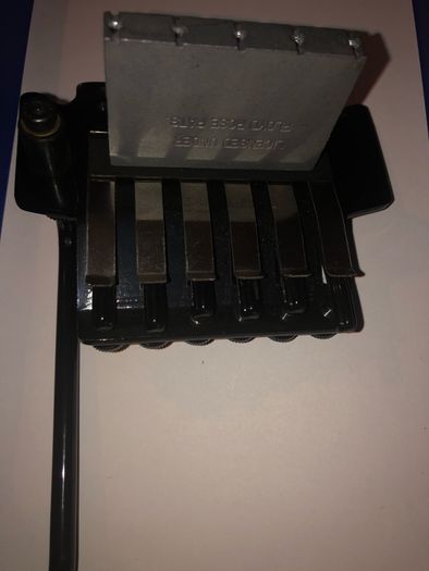 Floyd Rose tremolo double locking system