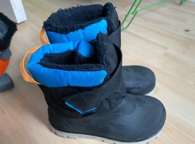 Snow boots