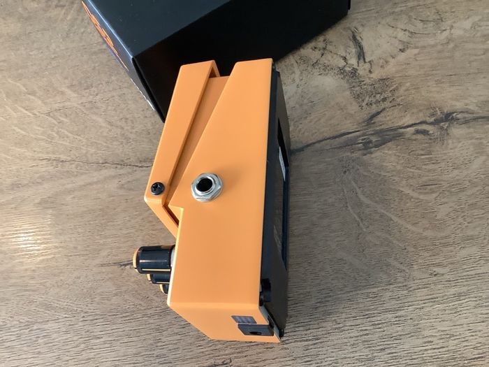 BOSS DS-2 Turbo Distortion effect pedal box