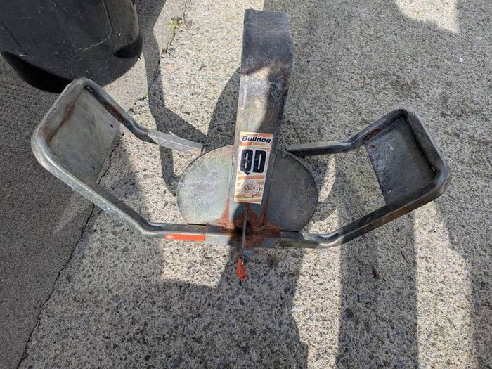 bulldog wheel clamp