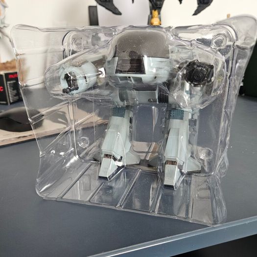 Hiya Toys RoboCop ED-209 1/18 scale figure
