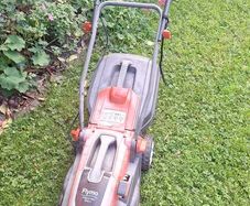Flymo Mighti-Mo 300Li battery lawnmower