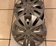 Set of 4 hubcaps in excellent condition
