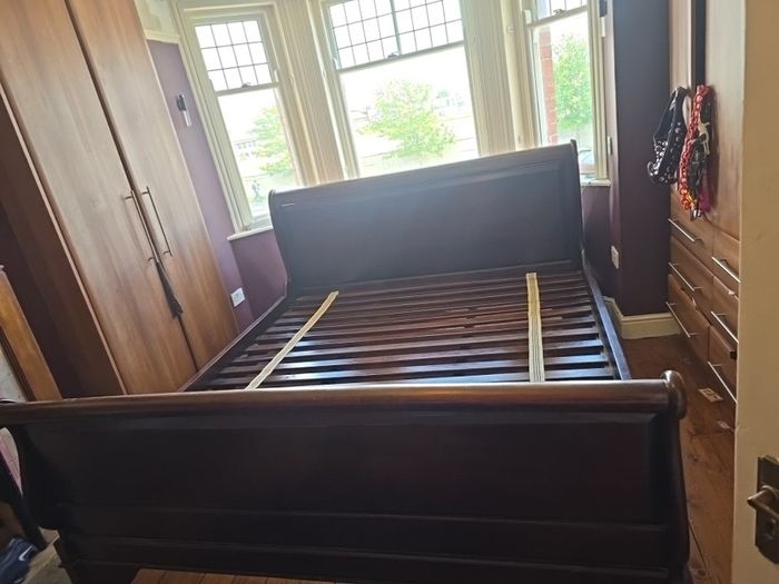 SUPER king size sleigh bed