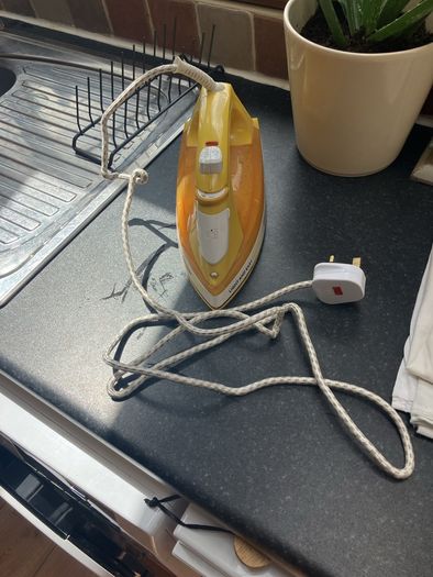 steam iron Russel Hobbs