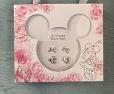 Disney Minnie Mouse earrings