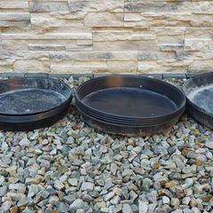 Plant pot saucers. Black.