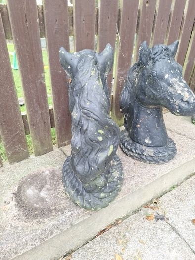 Stone horses heads x2