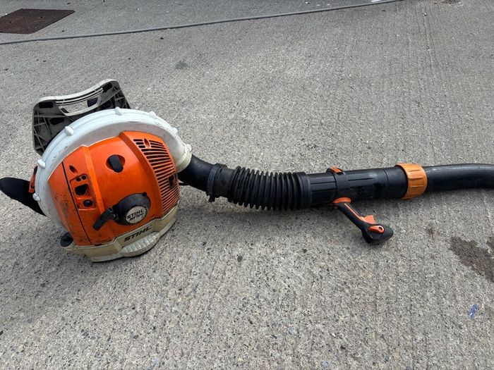 Stihl BR 700 Backpack Leaf Blower