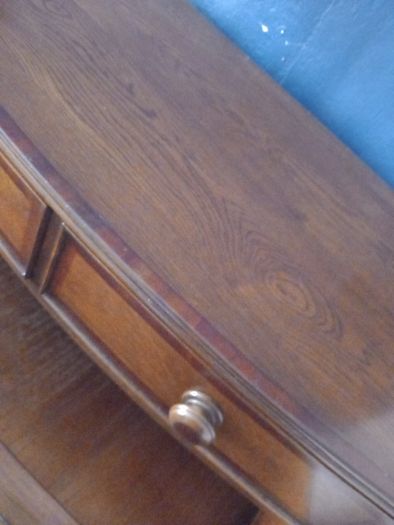 Bowfront mahogany chest of drawers.
