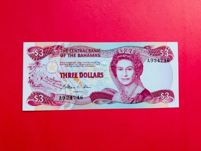 Bahamas  3  Dollars . Pick  44a  Uncirculated