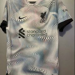 Liverpool 21/22 away jersey