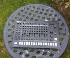 Roland Tr-8s