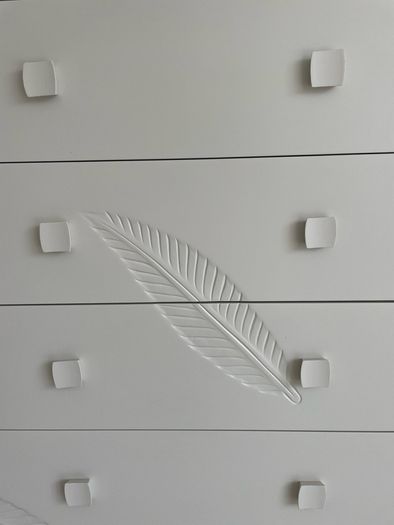 Leaf design Chest of Drawers