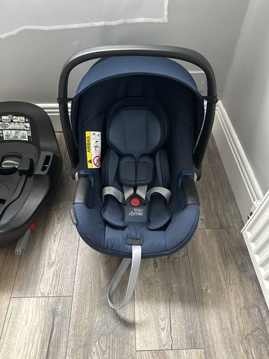 Britax Romer Baby Car Seat and ISOFIX Base