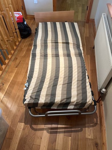 Fold up bed