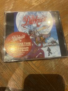 The Darkness - Christmas Time (Don't Let The Bells End)