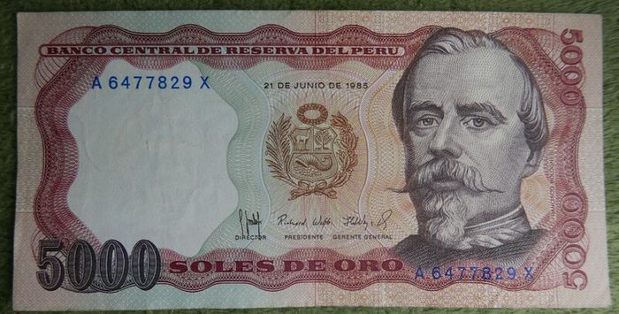 Variety of 10 Different Foreign Banknotes most of Peru