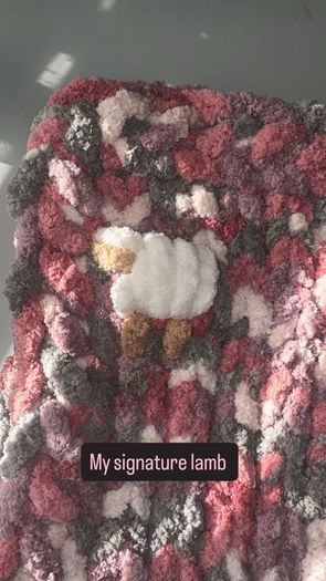 Lamb & Dale - Cherry Blossom Blanket