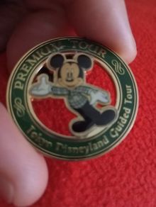 Disney tour premium badge ( Japan)