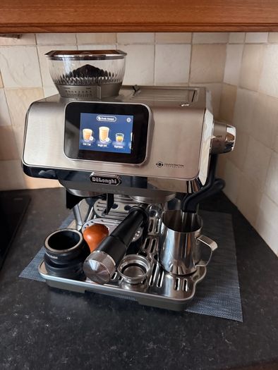 DeLonghi La Specialista Coffe  Machine