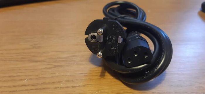 Computer or monitor power lead
