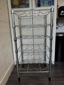 Wine rack/Bottle shelf
