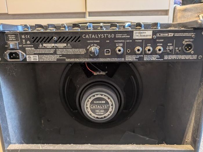 Line6 Catalyst 60w guitar amp & cable