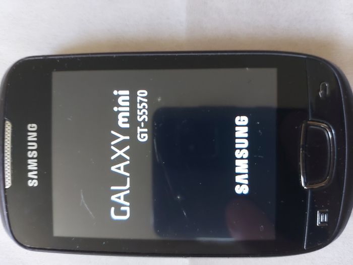 Samsung Galaxy Mini, Model No. GT-S5570, in excellent working condition