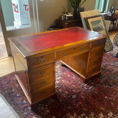 Chesterfield Desk
