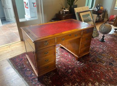 Chesterfield Desk