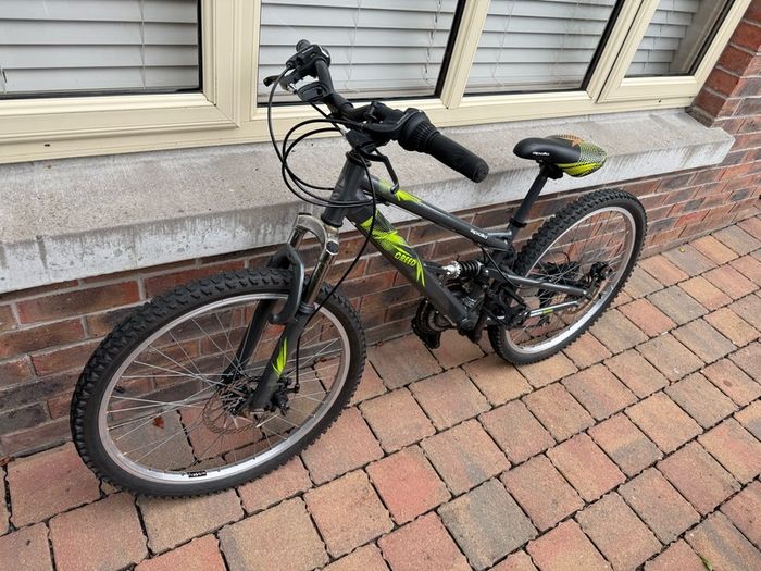 Apollo Creed 24 Mountain Bike  24 inch weels