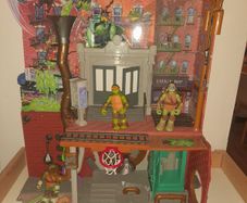 Teenage Mutant Ninja Turtles playset with figures