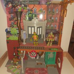 Teenage Mutant Ninja Turtles playset with figures