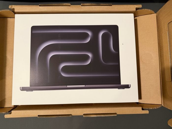 MacBook Pro 14-inch M5 16/512GB (IRISH STOCK) 10 Core CPU and 10 Core GPU Brand New Sealed 1 Year Apple Warranty RECEIPT