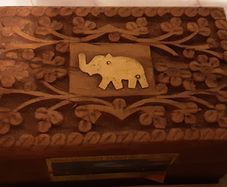 Nice ornate tea caddy box, tub 3