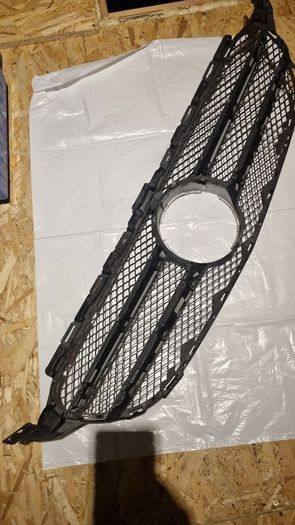 car partsGenuine Mercedes W205 Front Grill  Excellent Condition