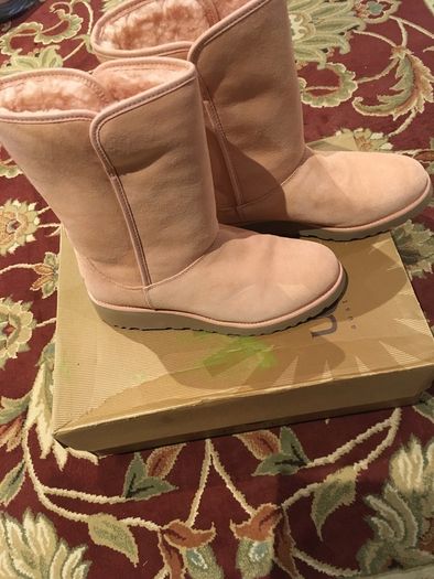 Genuine UGG Boots size EU-40, UK-7