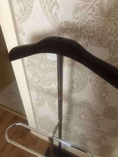 Suit Stand