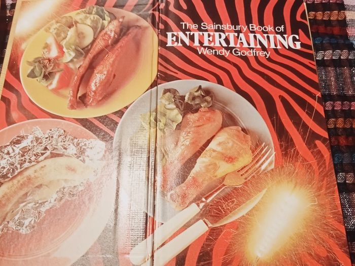 1982. The Sainsbury Book Of Entertaining.