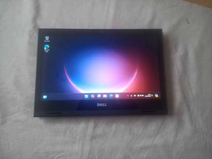 Dell  Latitude 2 in 1 3390 Touchscreen