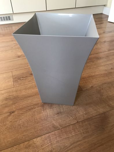 pot/ planter