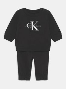boys calvin klein tracksuit