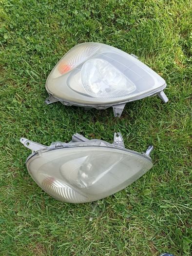 Toyota Yaris headlights