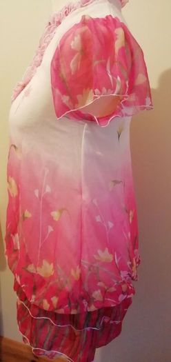 Ladies Tunic Top Blouse Pepper Tree London New With Tags Floral Size M/L Ruffles