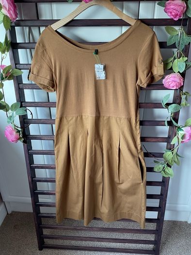 dress Bnwt tan short sleeve dress with pockets size small united colors of Benetton