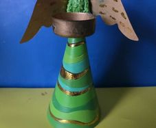Angel candle holder